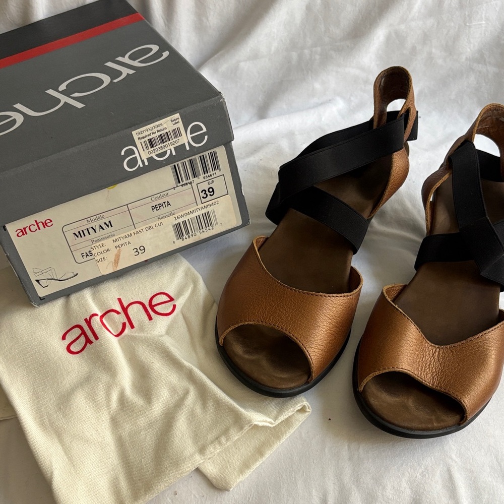 Arche Women’s Copper Brown Leather Peep-Toe Sandals with Black Elastic Straps